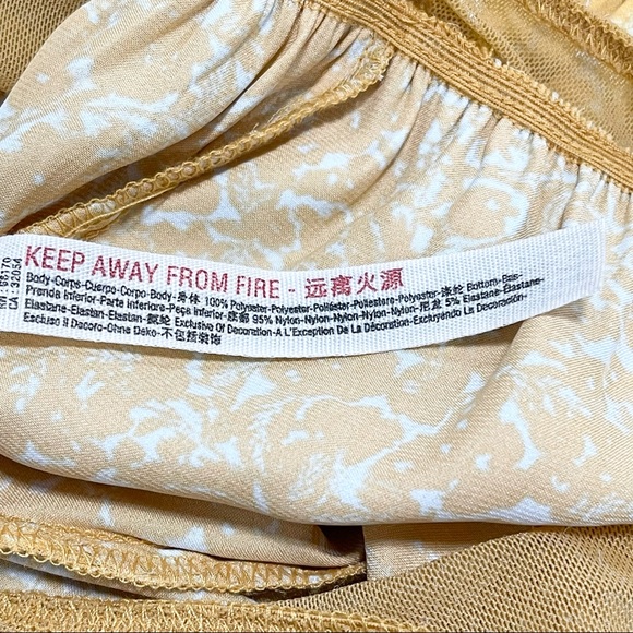 ♦️SOLD♦️Free People All Tucks Floral Printed Bodysuit - Picture 15 of 15